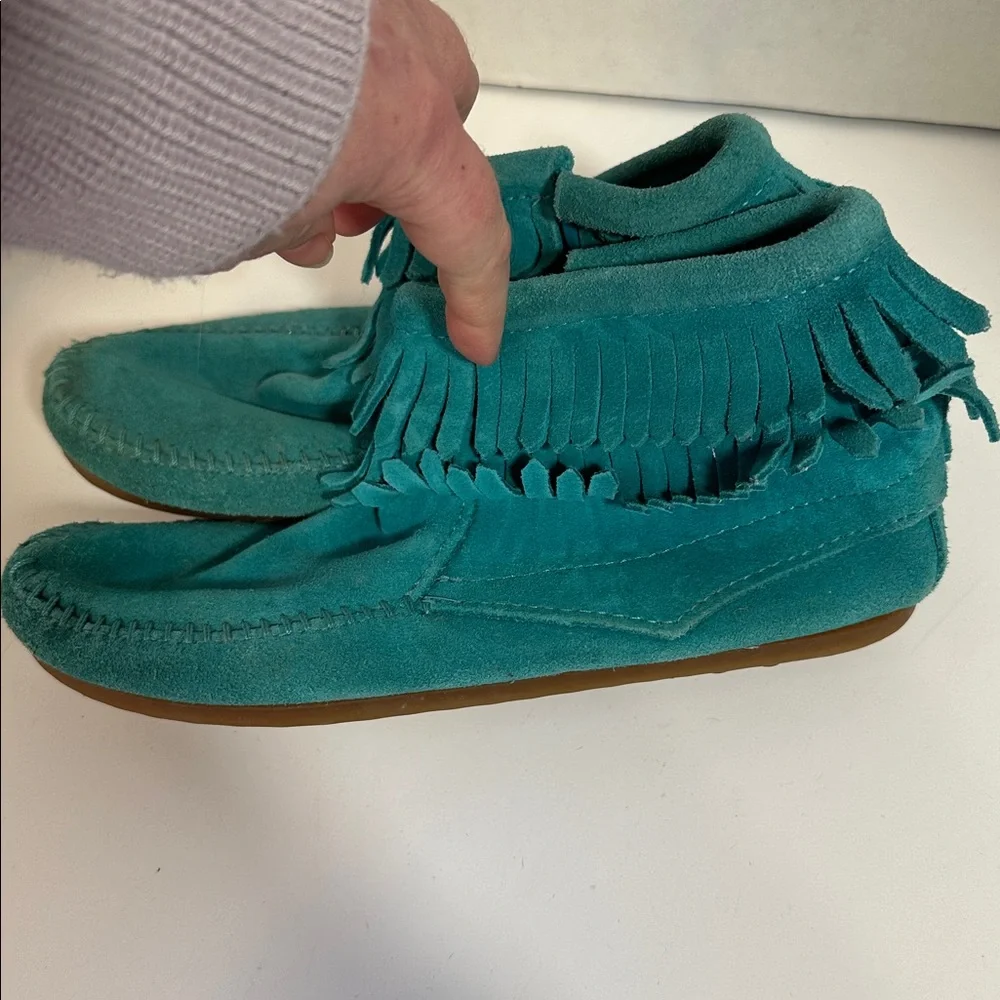 Minnetonka teal double fringe suede shoes size 3